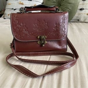 Academia Crossbody Bag.